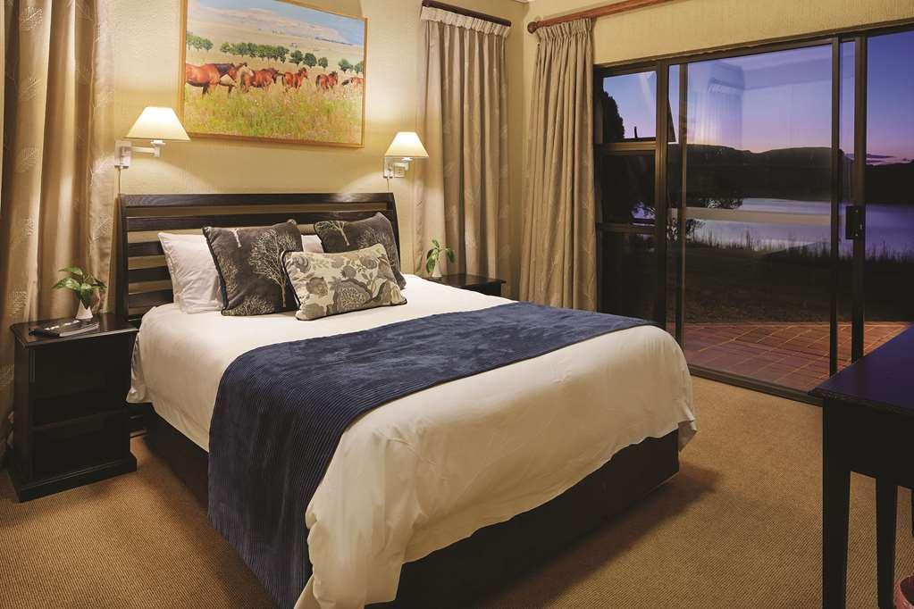 First Group Qwantani Hotel Harrismith Room photo