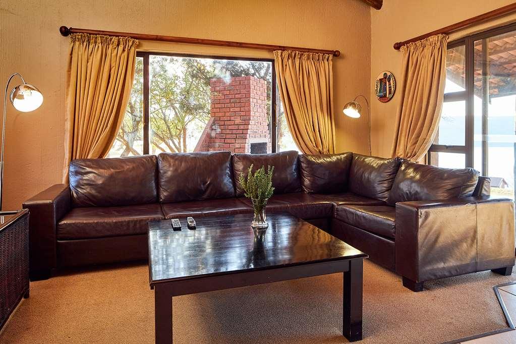 First Group Qwantani Hotel Harrismith Room photo